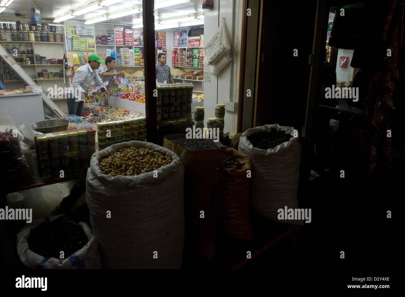 Spice shop in Souq Waqif, Doha (Qatar), taken on 09.01.2013. Photo: Peter Kneffel / dpa Stock Photo