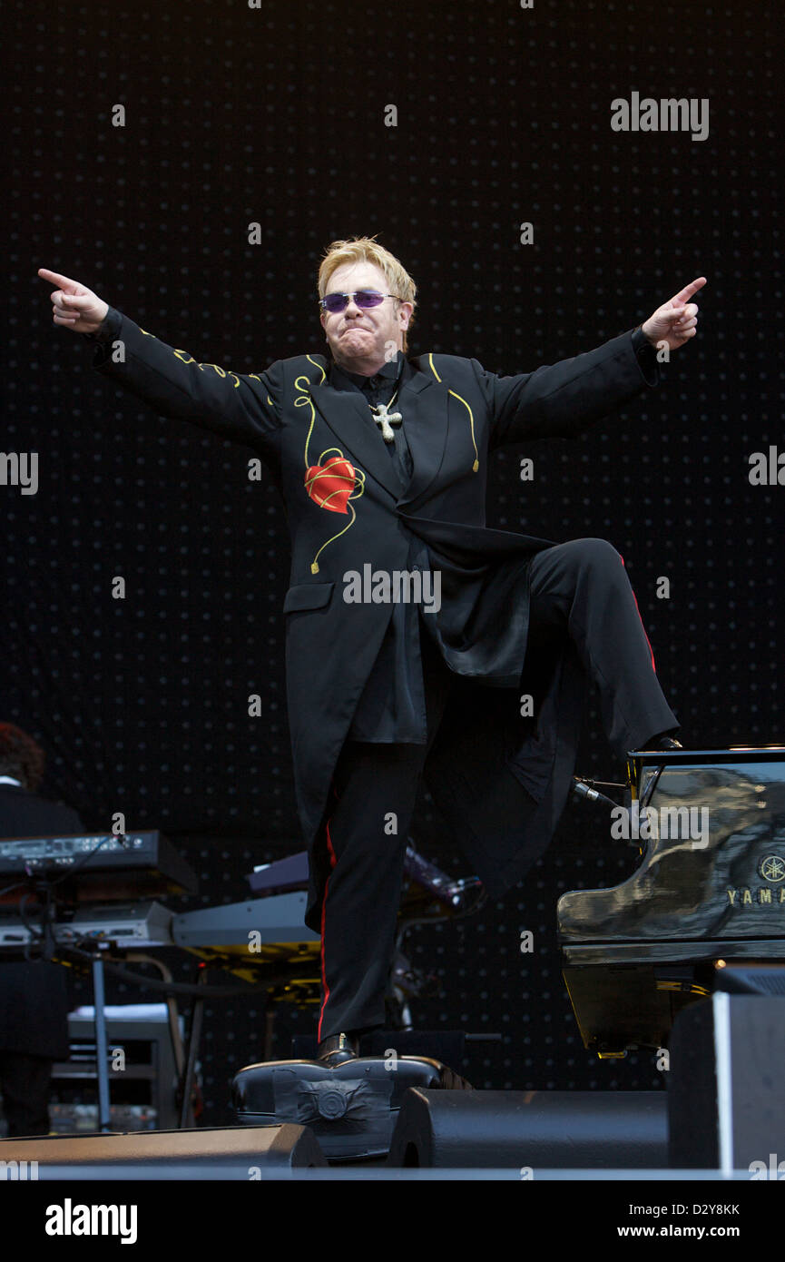 Elton John High Resolution Stock Photography and Images Alamy