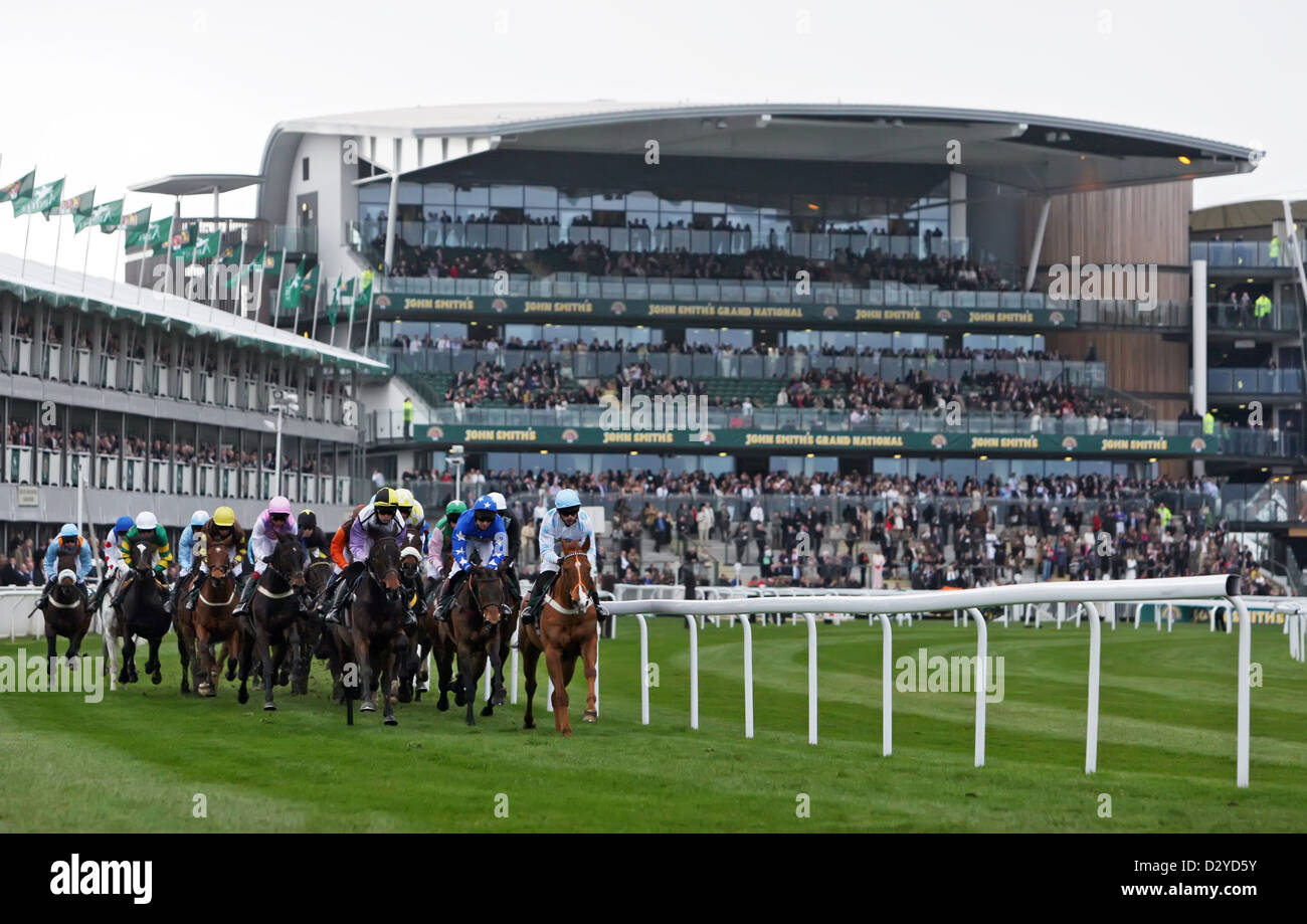Horse racing england aintree hires stock photography and images Alamy