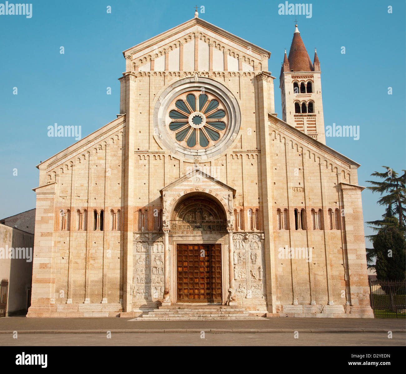Verona San Zeno church Stock Photo Alamy