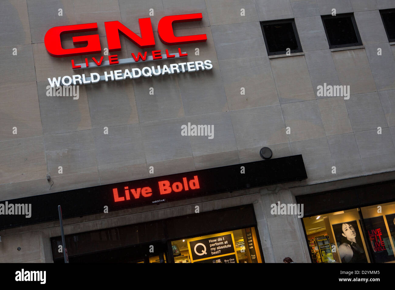 Gnc general nutrition center hi-res stock photography and images - Alamy