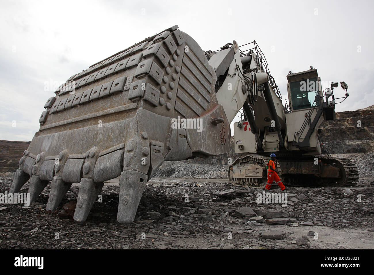 Large crawler excavator at Kansanshi open cast copper mine Kansanshi Mining PLC, a First Quantum subsidiary. Stock Photo