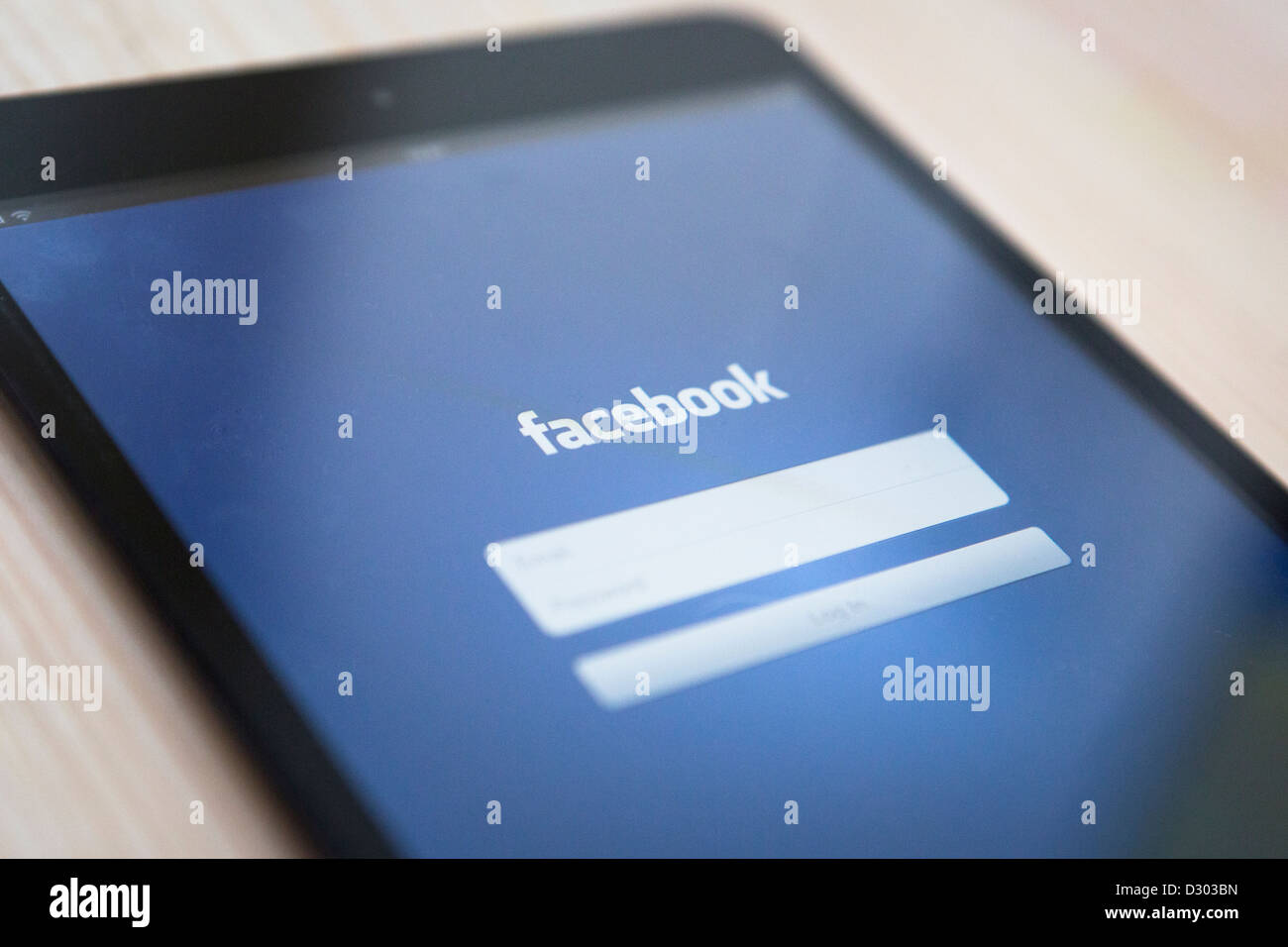 Facebook login page website on iPad Stock Photo - Alamy