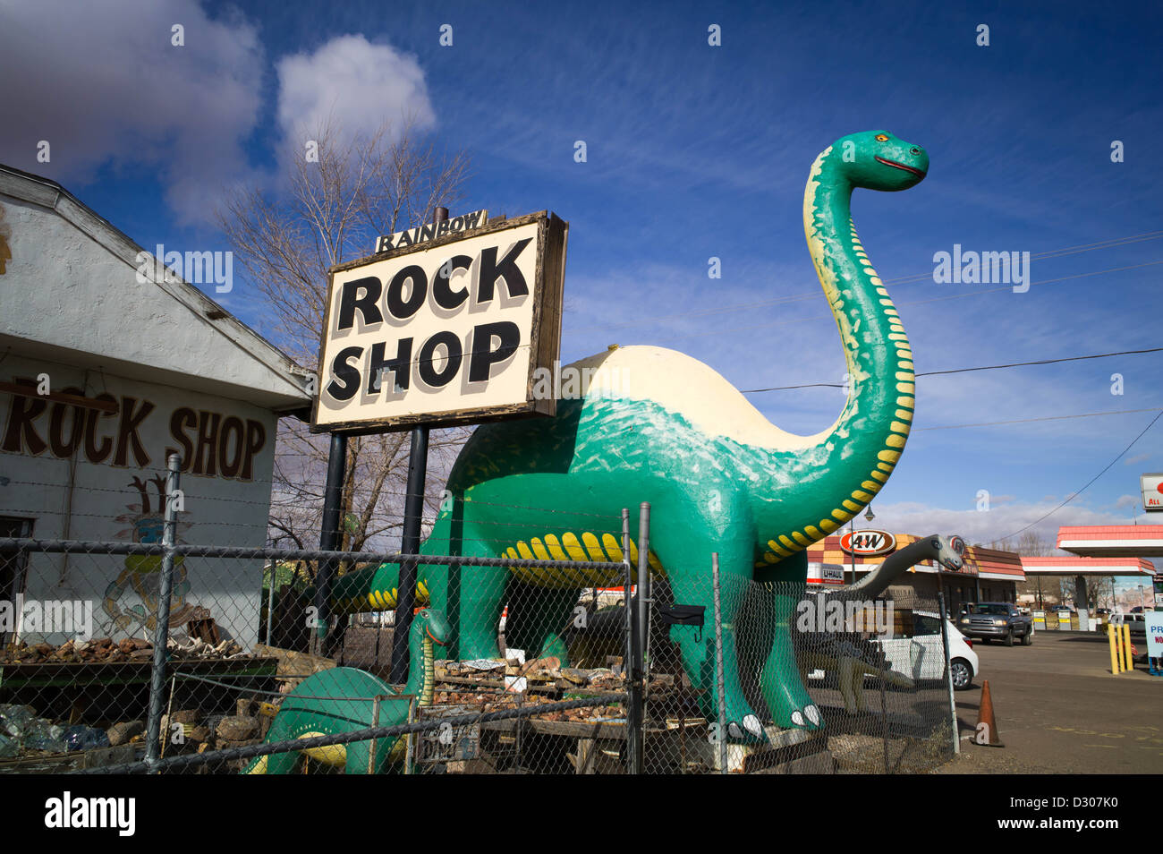 Rock shop route 66 dinosaur hi-res stock photography and Rock shop route 66 dinosaur hi-res stock photography and