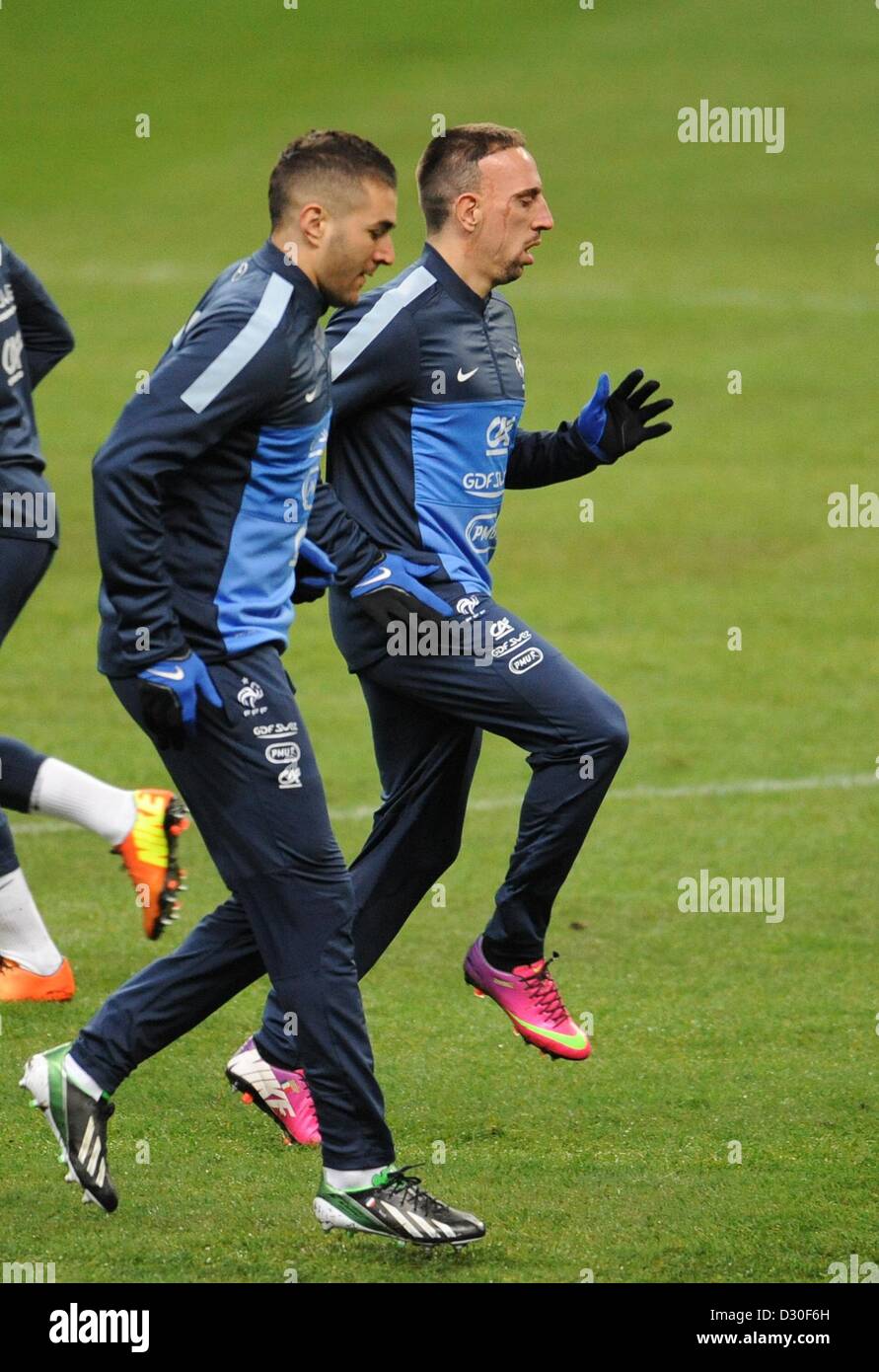 Paris, France. 5th February 2013. France's Karim Benzema (L) and Franck Ribery takes part in French national soccer team practice at the Stade de France in Paris, France, 05 February 2013. German will play France on 06 February 2013. Photo: ANDREAS GEBERT/dpa/Alamy Live News Stock Photo
