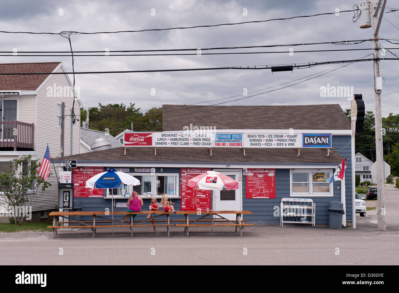 Restaurant bar maine usa hires stock photography and images Alamy