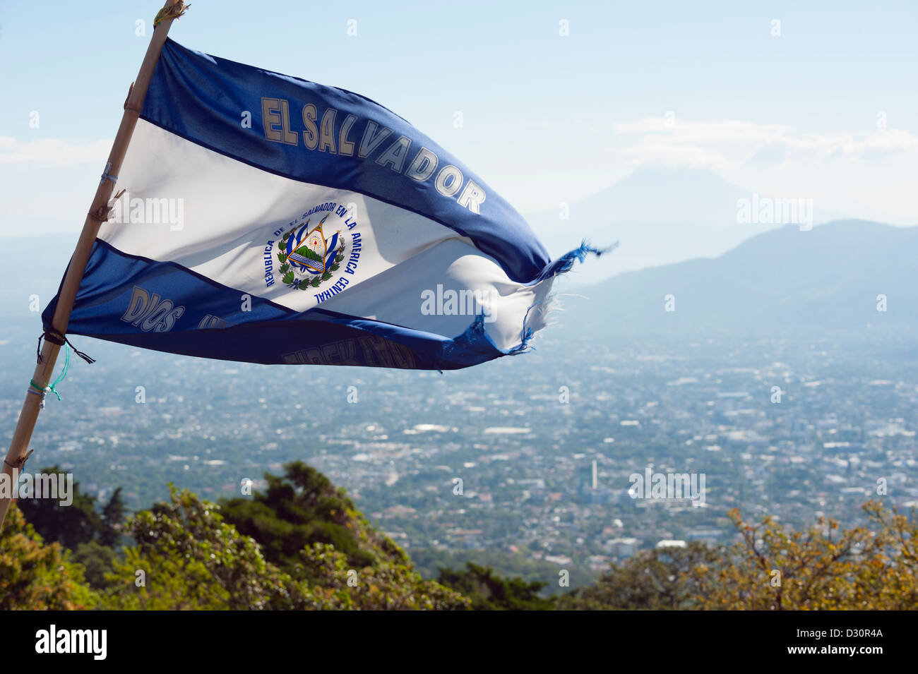 national flag and Volcan de San Vincent (Chichontepec), 2182m, San Salvador (capital city), El Salvador, Central America Stock Photo