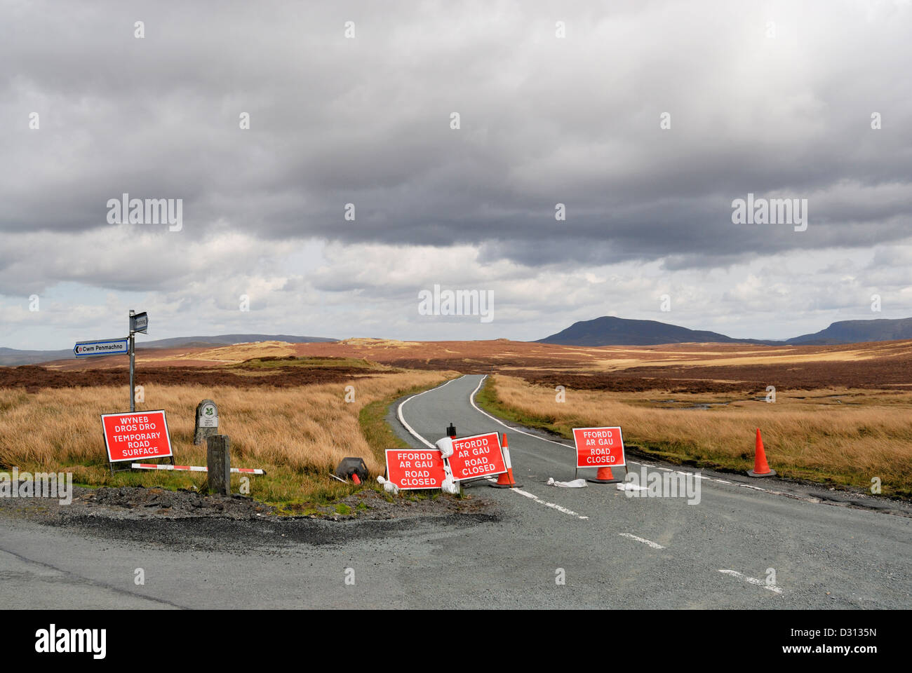 Road closure on the Migneint moorland in North Wales Stock Photo Alamy