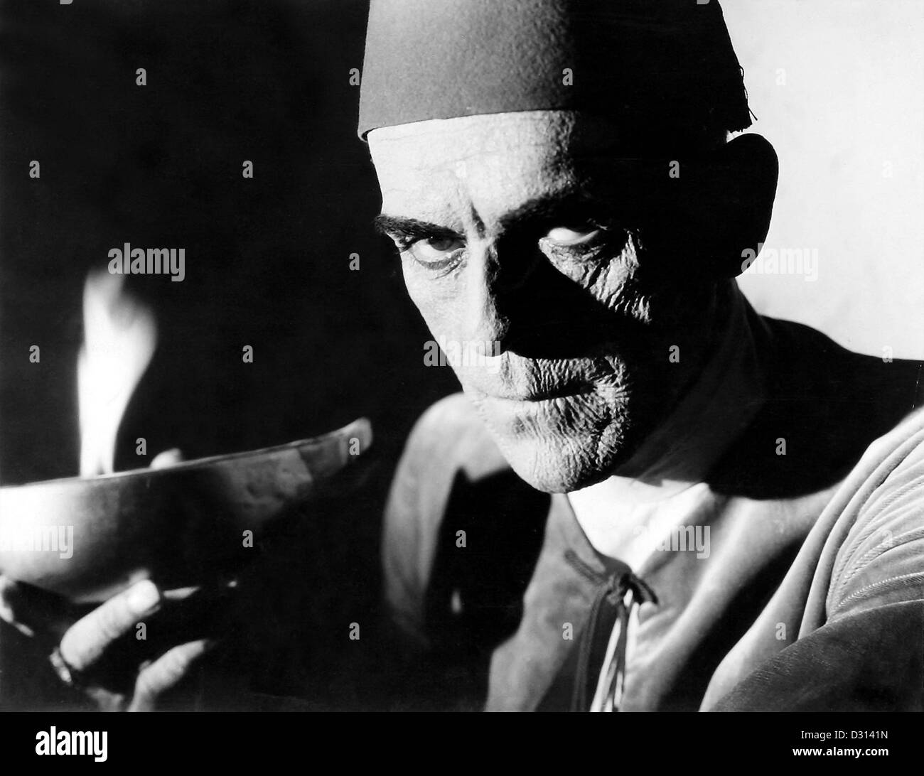 The mummy 1932 boris karloff hi-res stock photography and images - Alamy