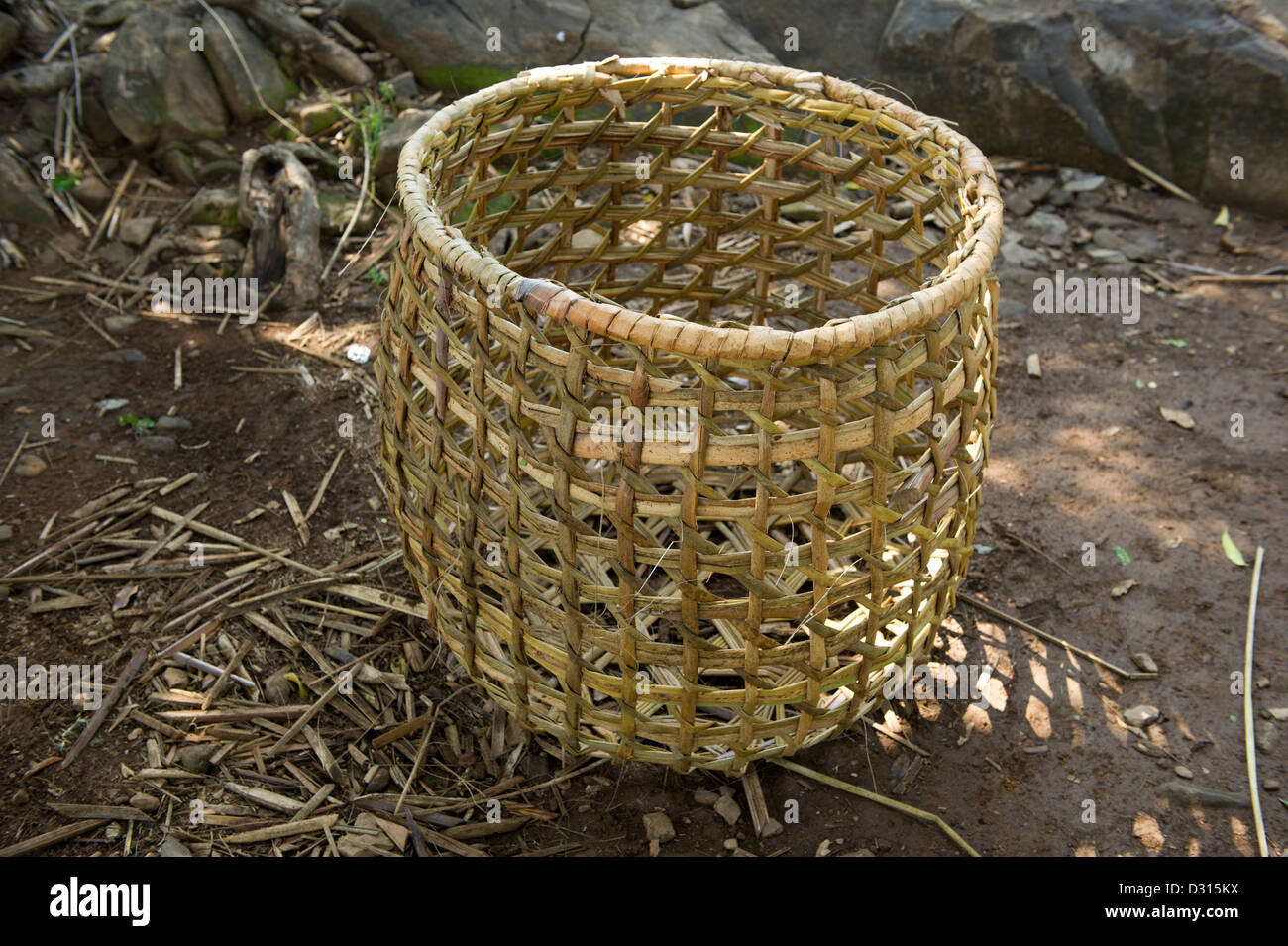 Reed basket hi-res stock photography and images - Alamy
