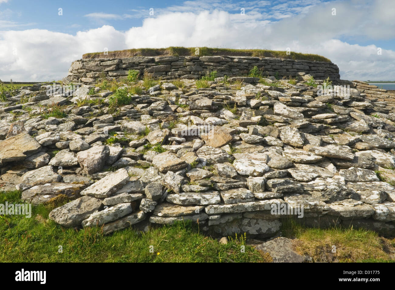 Quoyness chambered cairn on the island of Sanday, Orkney Islands, Scotland. Stock Photo