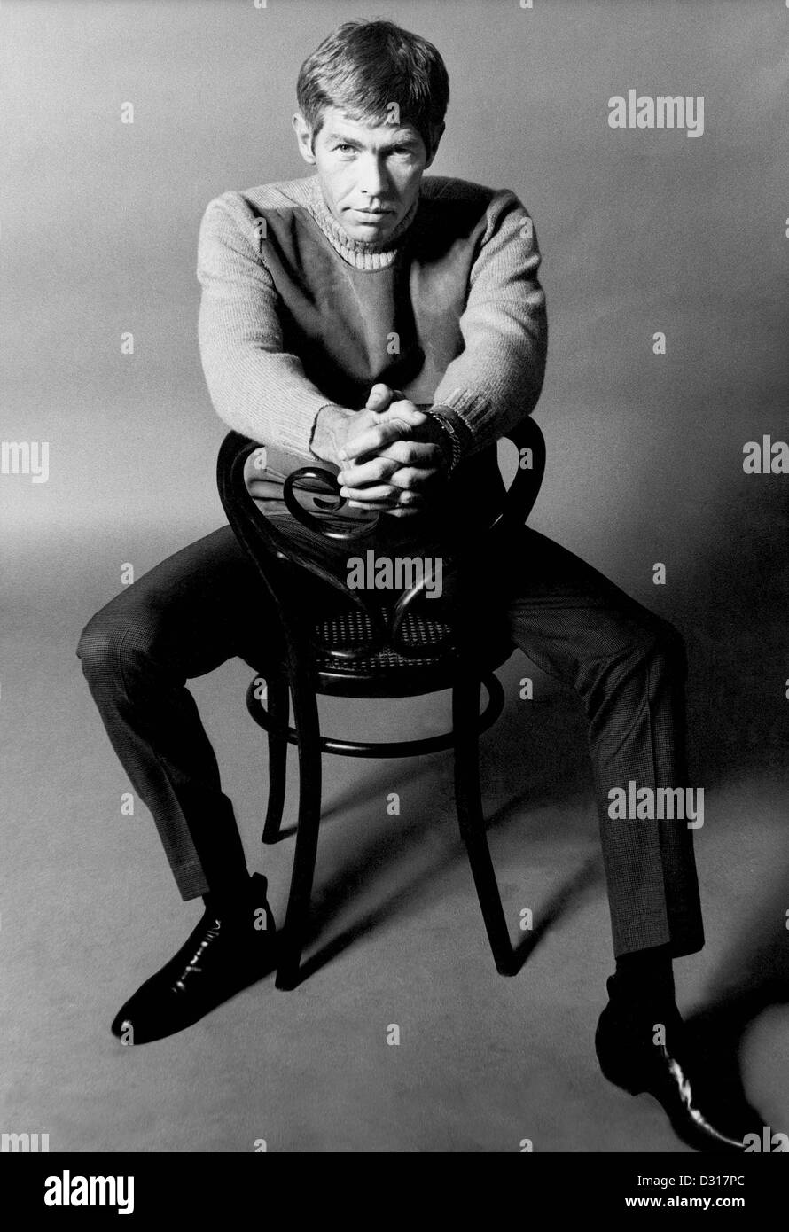 James Coburn 1961 Hi Res Stock Photography And Images Alamy