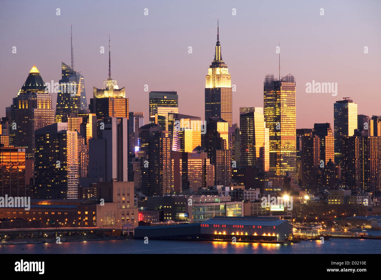 MIDTOWN SKYLINE HUDSON RIVER MANHATTAN NEW YORK USA Stock Photo - Alamy