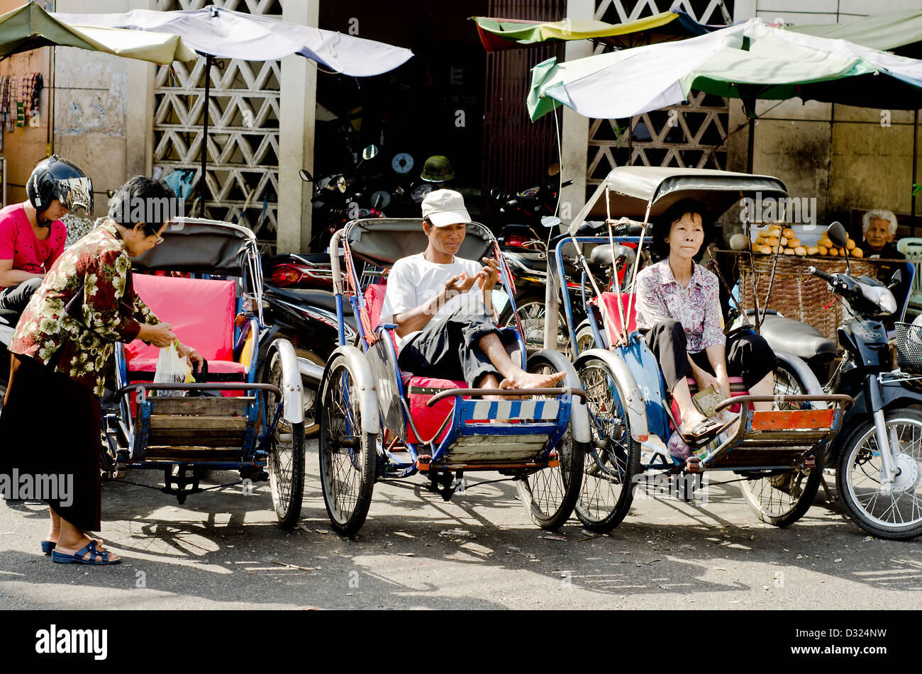 Cycle rickshaws in Phnom Penh Stock Photo