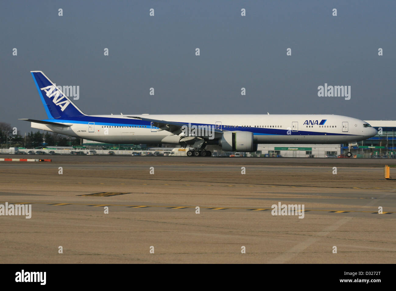 Boeing 777 ana airlines hi-res stock photography and images