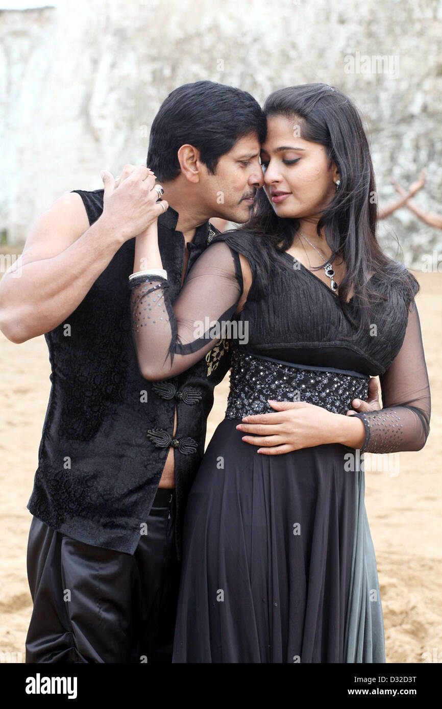 Thaandavam Year : 2012 India Director : A.L. Vijay Vikram , Anushka Shetty  Stock Photo - Alamy