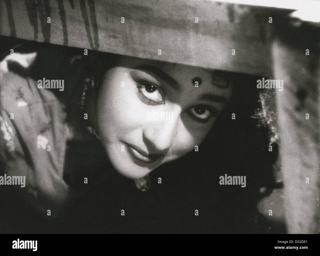 Guru dutt waheeda rehman hi-res stock photography and images - Alamy, image size:1300x1037