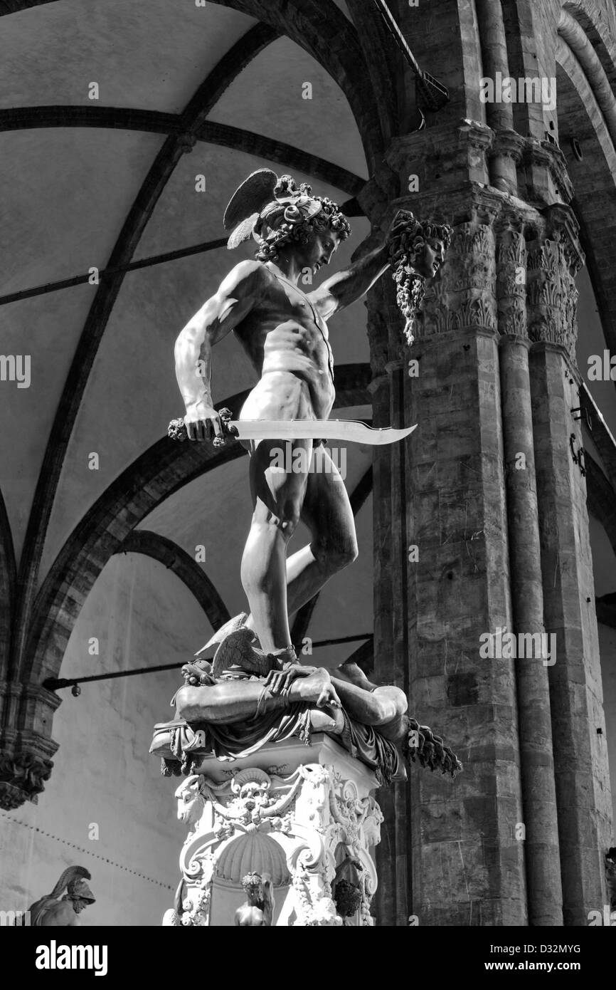Perseus statue hi-res stock photography and images - Alamy