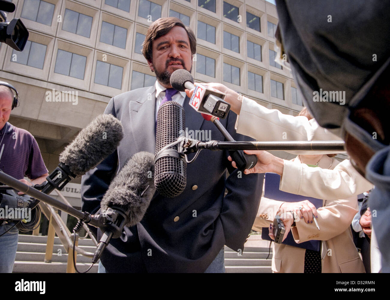 US Secretary of Energy Bill Richardson sporting a new beard speaks to the press about allegations concerning the nuclear weapons plant in Paducah, KY August 10, 1999 in Washington, DC. Stock Photo