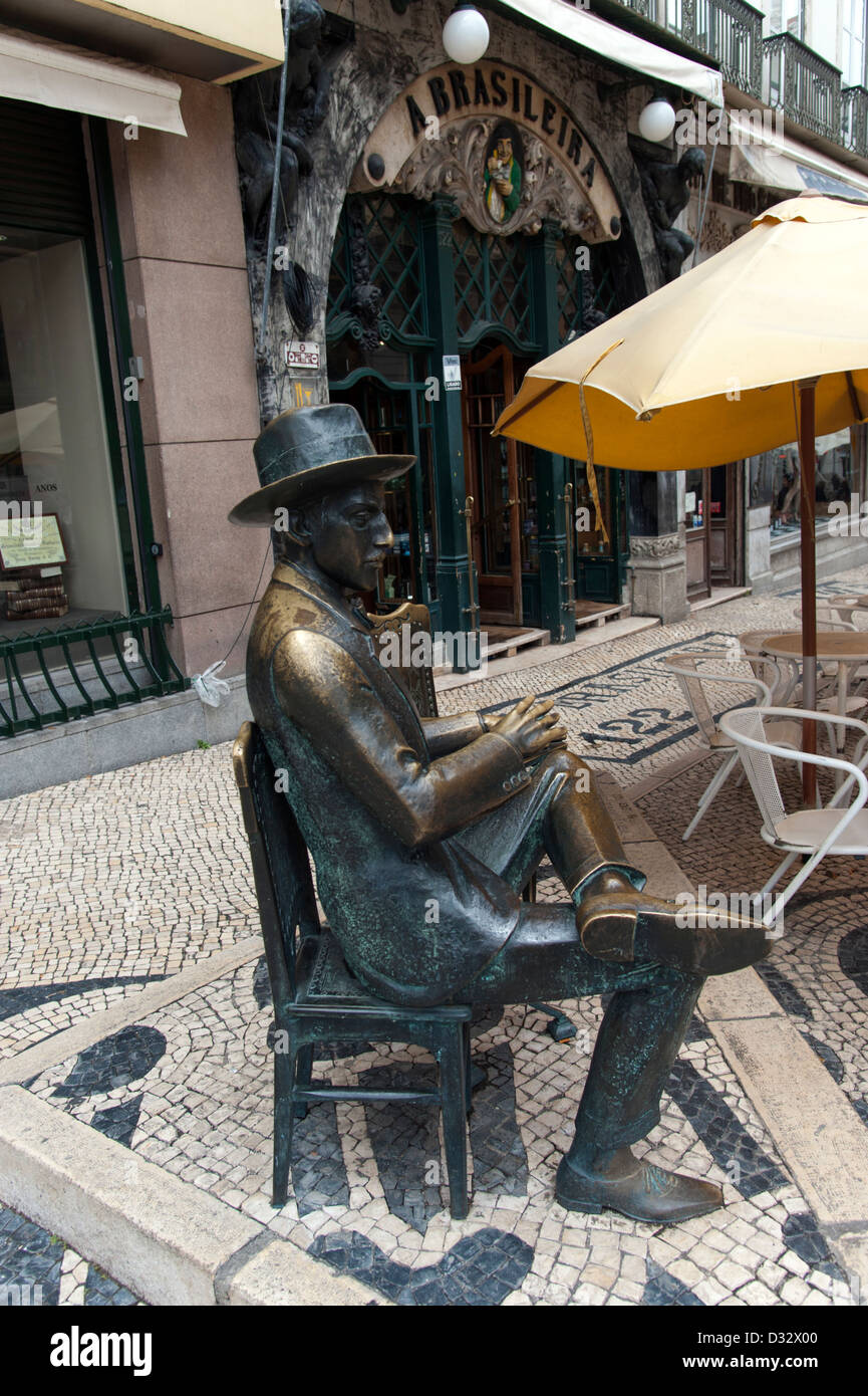 Bronze statue of Fernando Pessoa outside Cafe A Brasileira, Lisbon