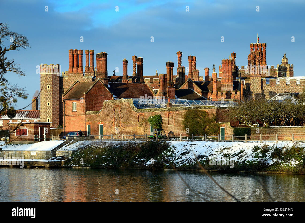 Winter snow at Hampton Court Palace West London Stock Photo