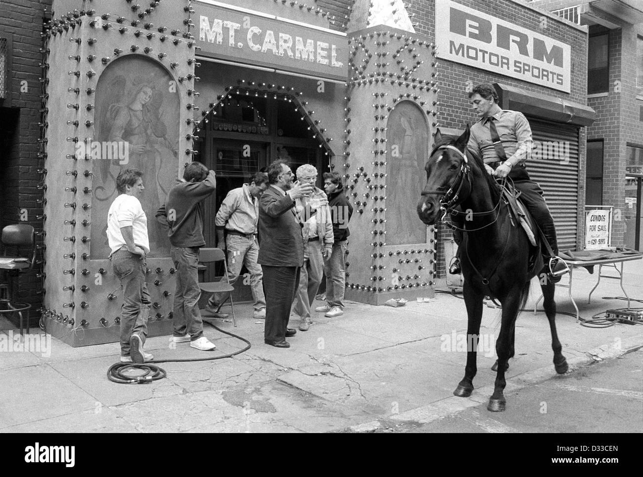 Director Francis Ford Coppola and Gordon Willis (1931-2014) on location in Little Italy for the filming of Godfather III Stock Photo