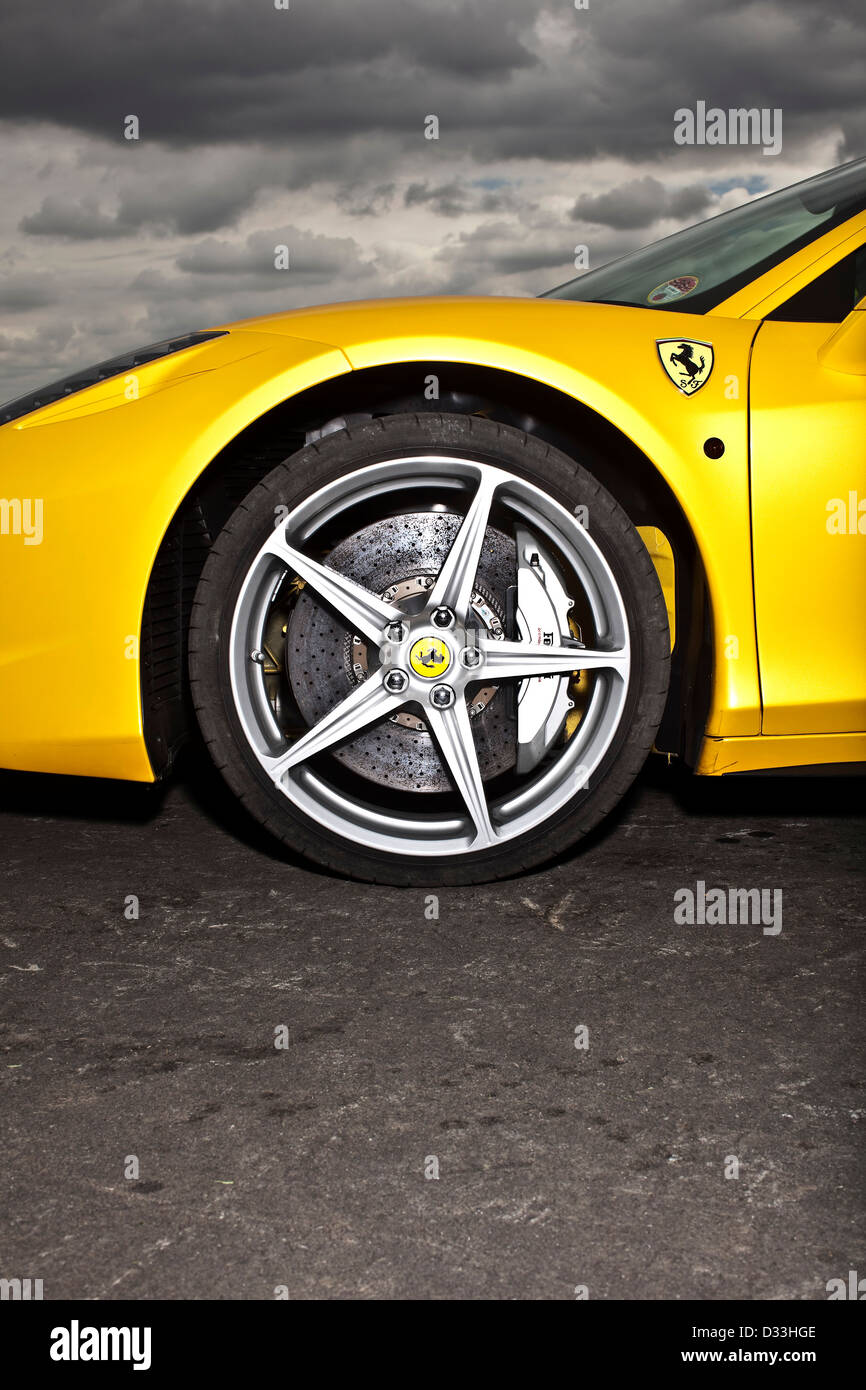 Wheel on Ferrari 458 Italia, Thruxton, UK, 03 08 2010 Stock Photo