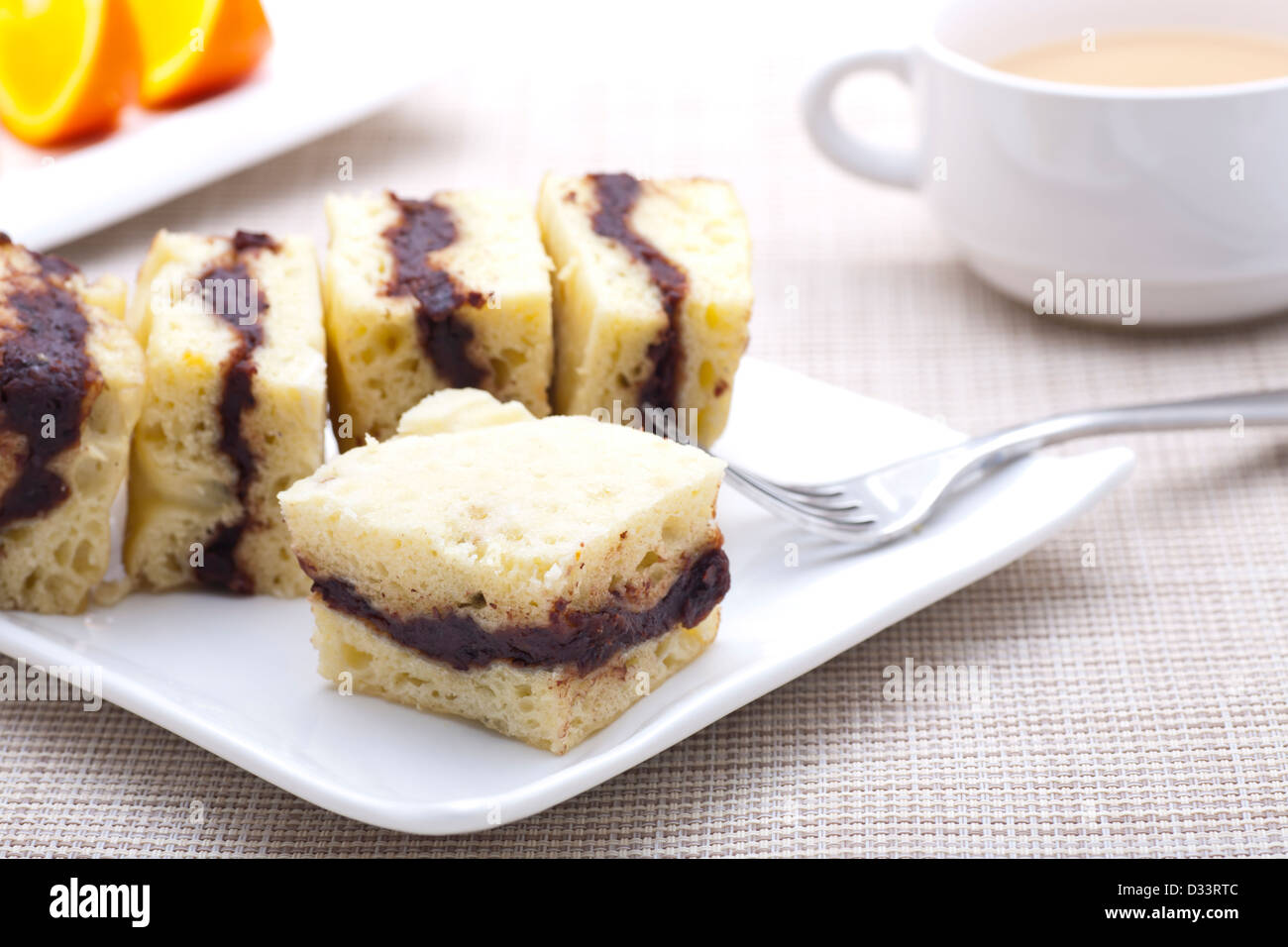 Baked layer cake hi-res stock photography and images - Alamy