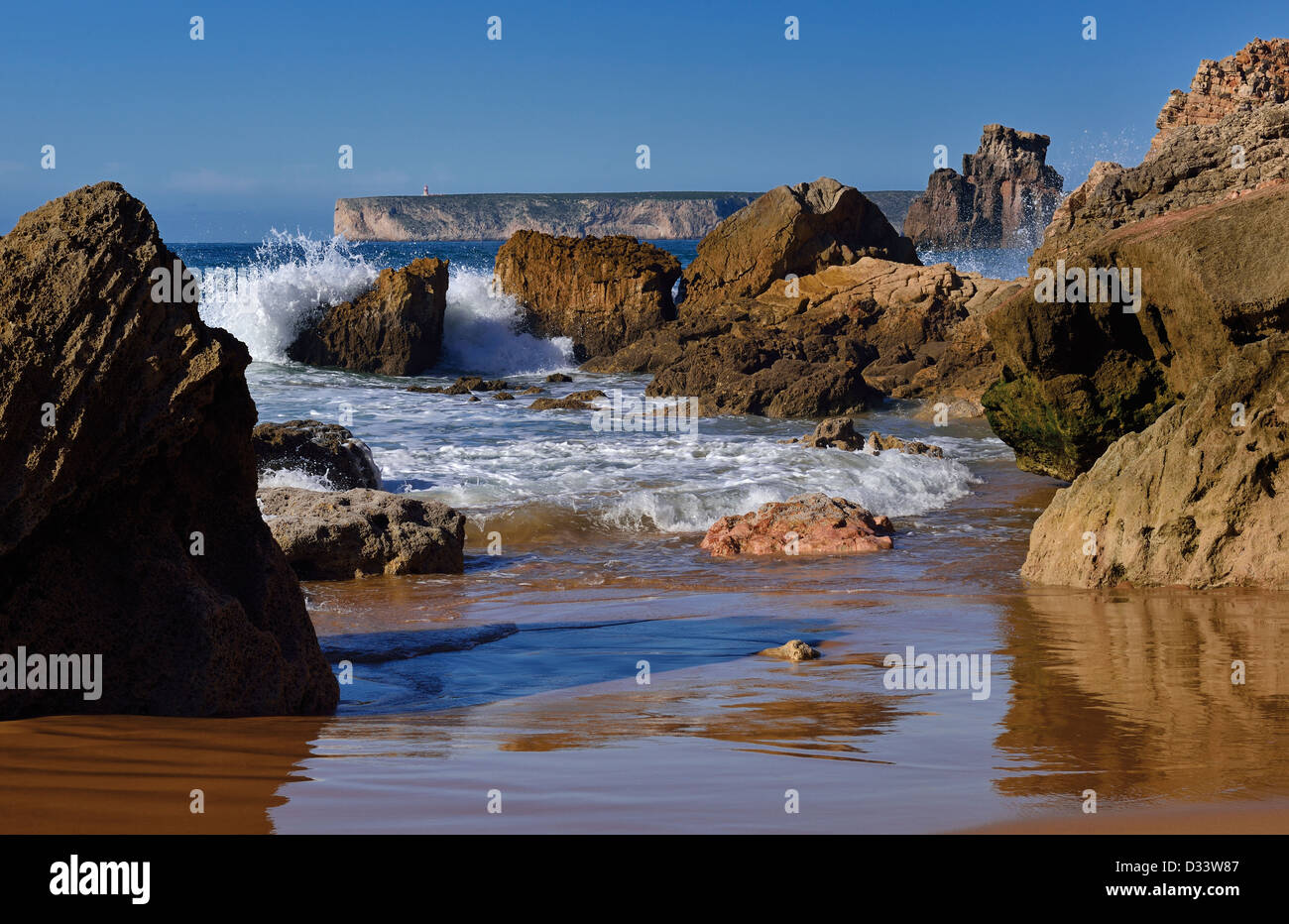 Portugal, Algarve: Waves and ebb tide at surfer´s beach Praia do Tonel in Sagres Stock Photo