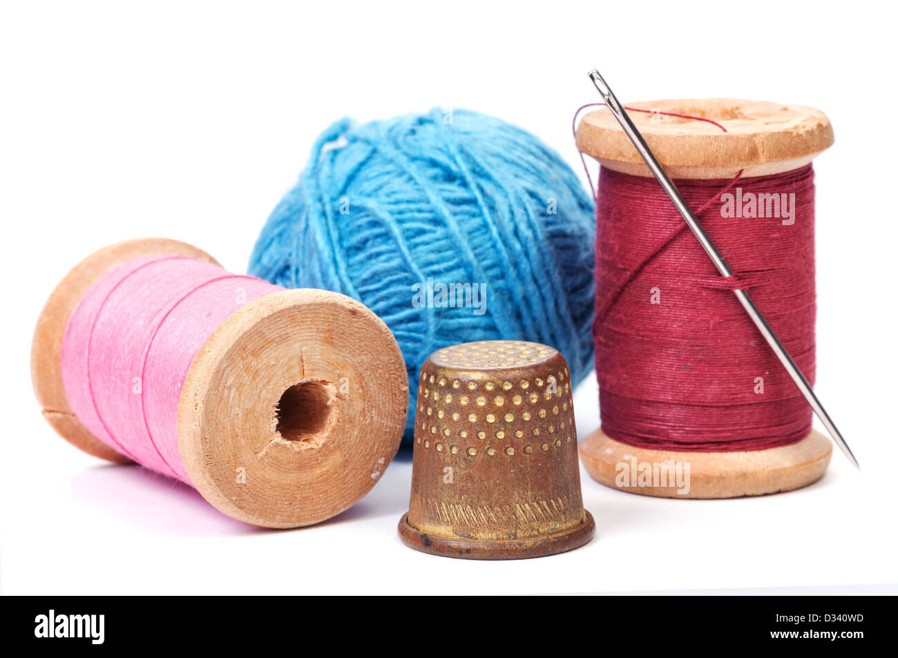 Needle and thread hi-res stock photography and images - Alamy