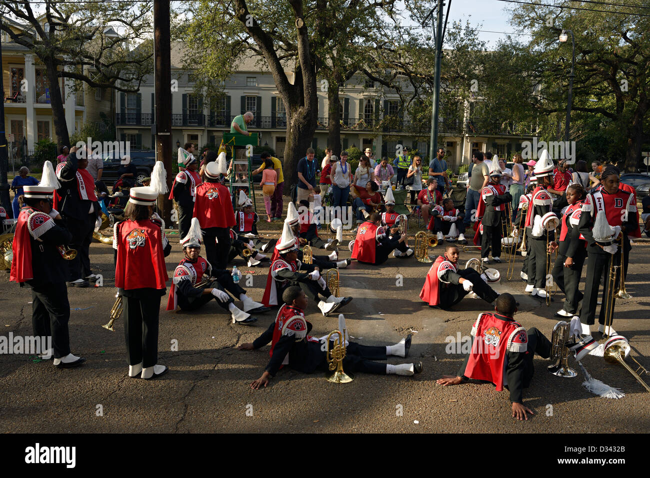 band resting mardi gras parade new orleans Stock Photo