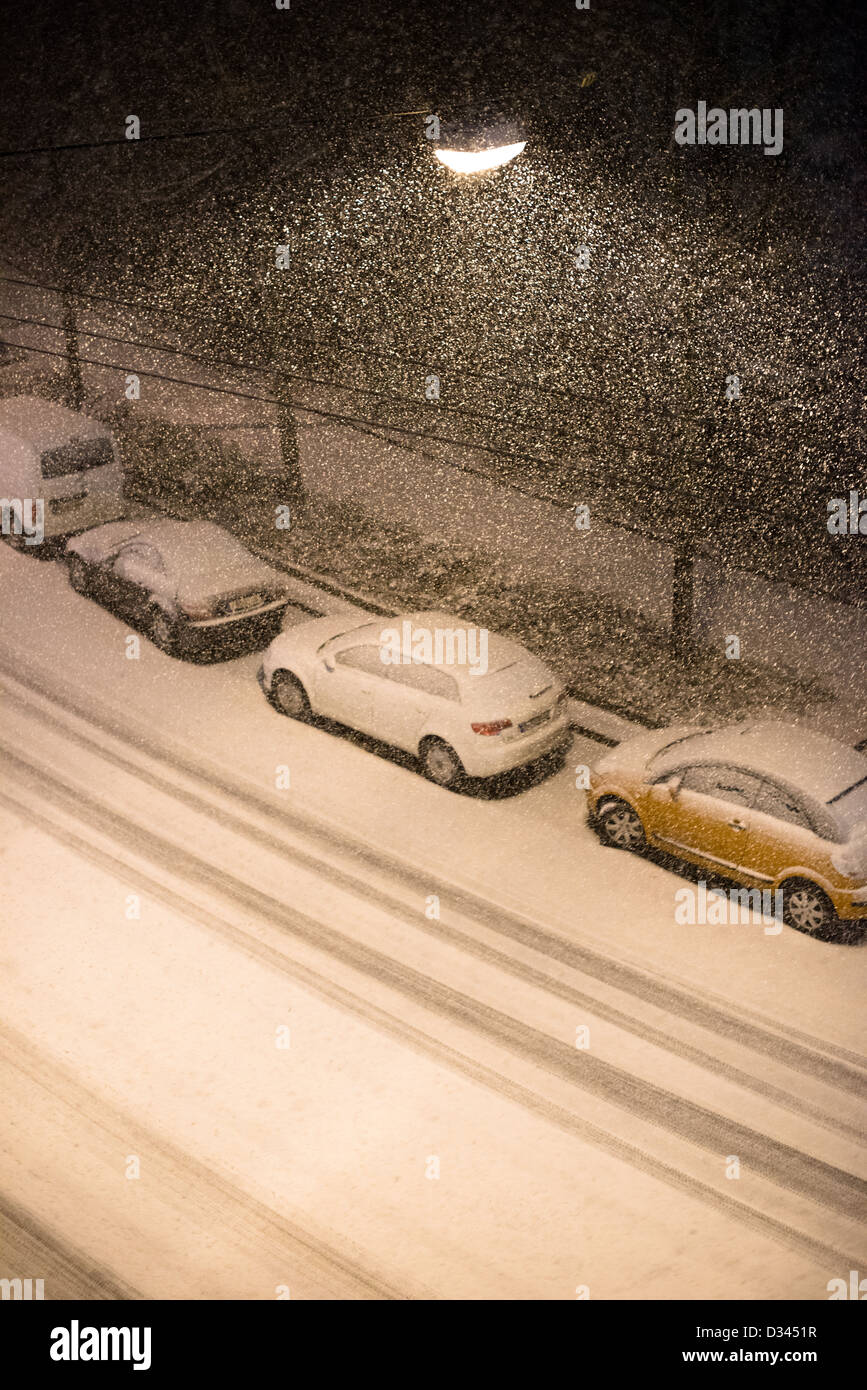 Cars parked in snow Stock Photo - Alamy