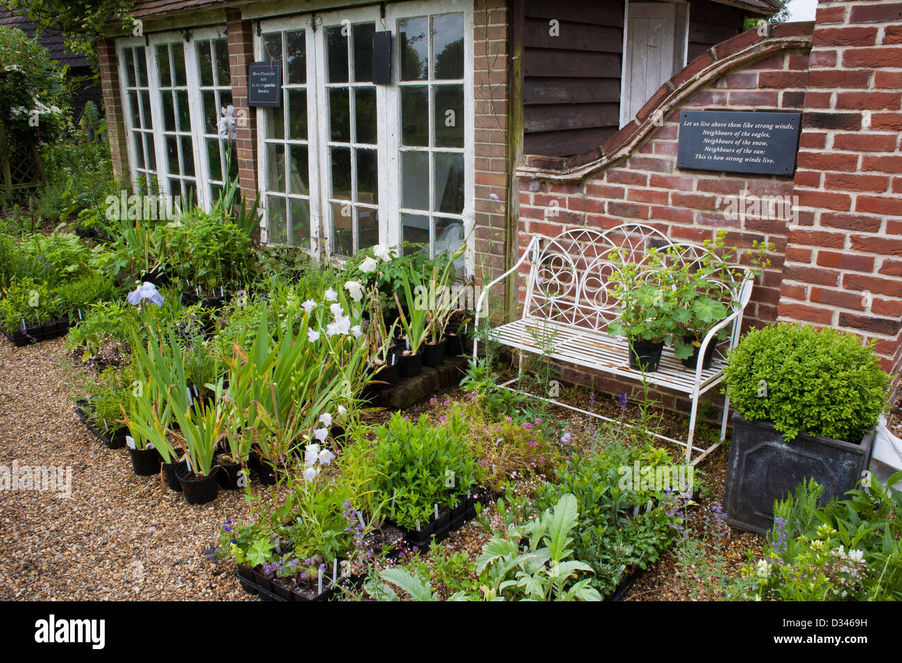 Traditional house and garden, Kent Stock Photo Alamy