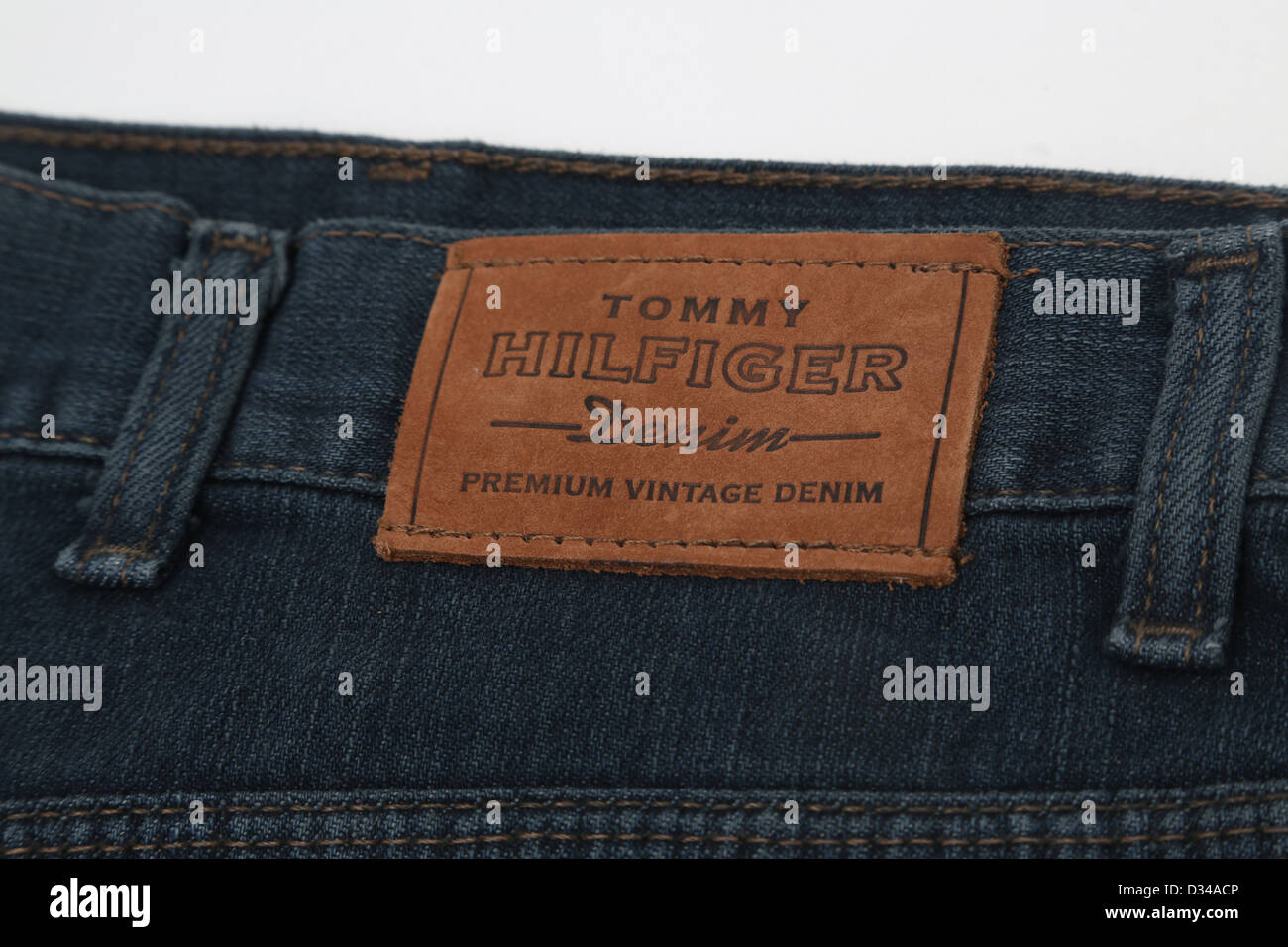 tommy jeans label