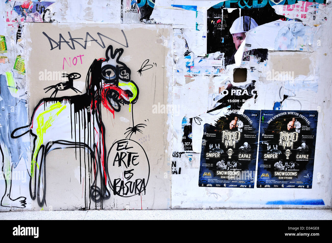 Barcelona, Catalonia, Spain. Graffiti. El arte es Basura - 'Art is Rubbish' Stock Photo