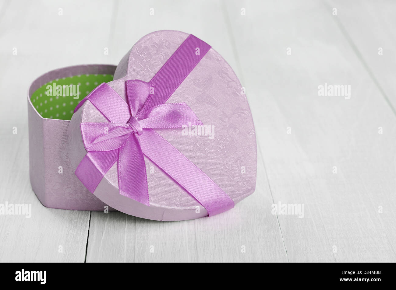 Pink love gift box hi-res stock photography and images - Alamy