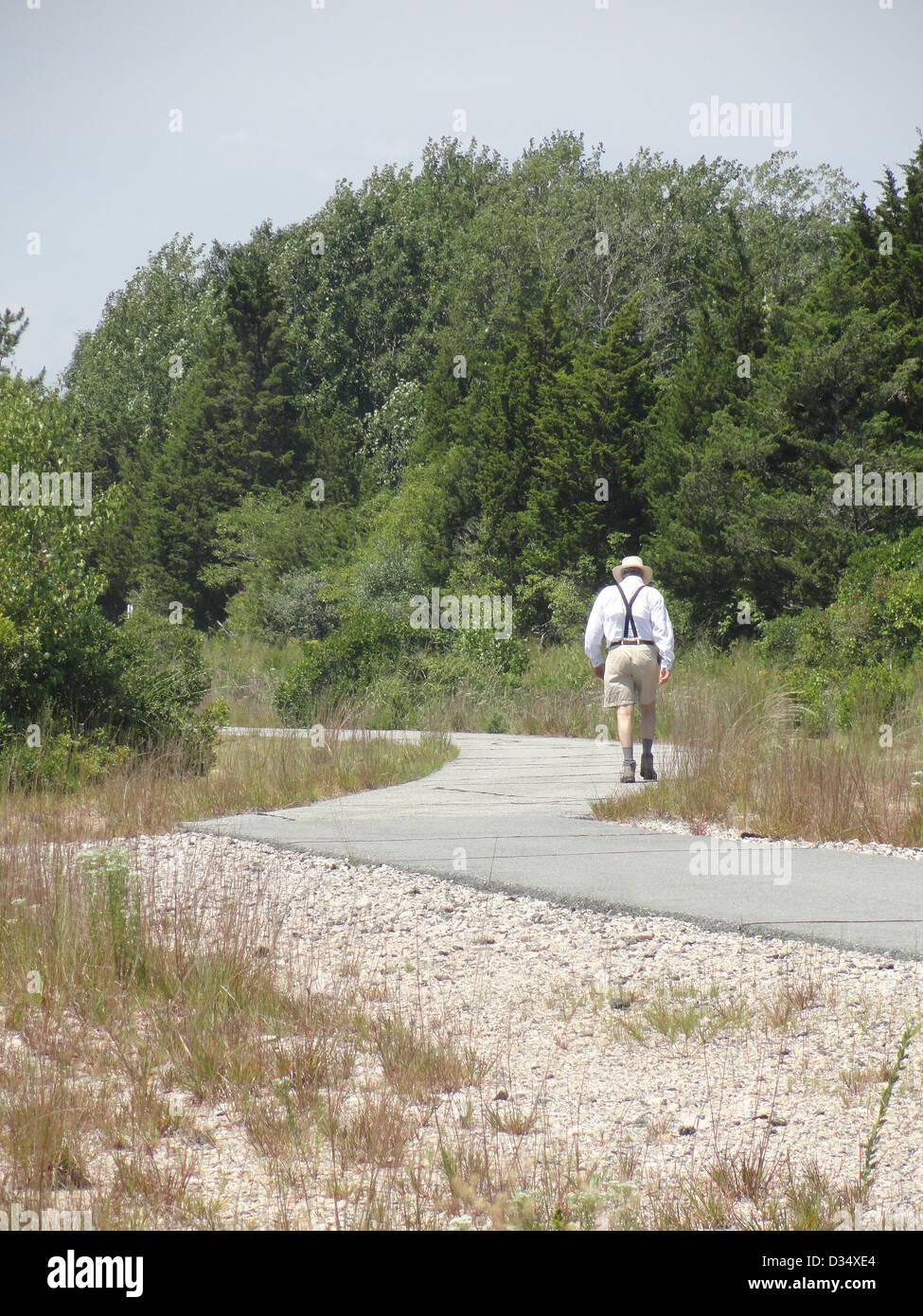 Senior men walking hi-res stock photography and images - Alamy