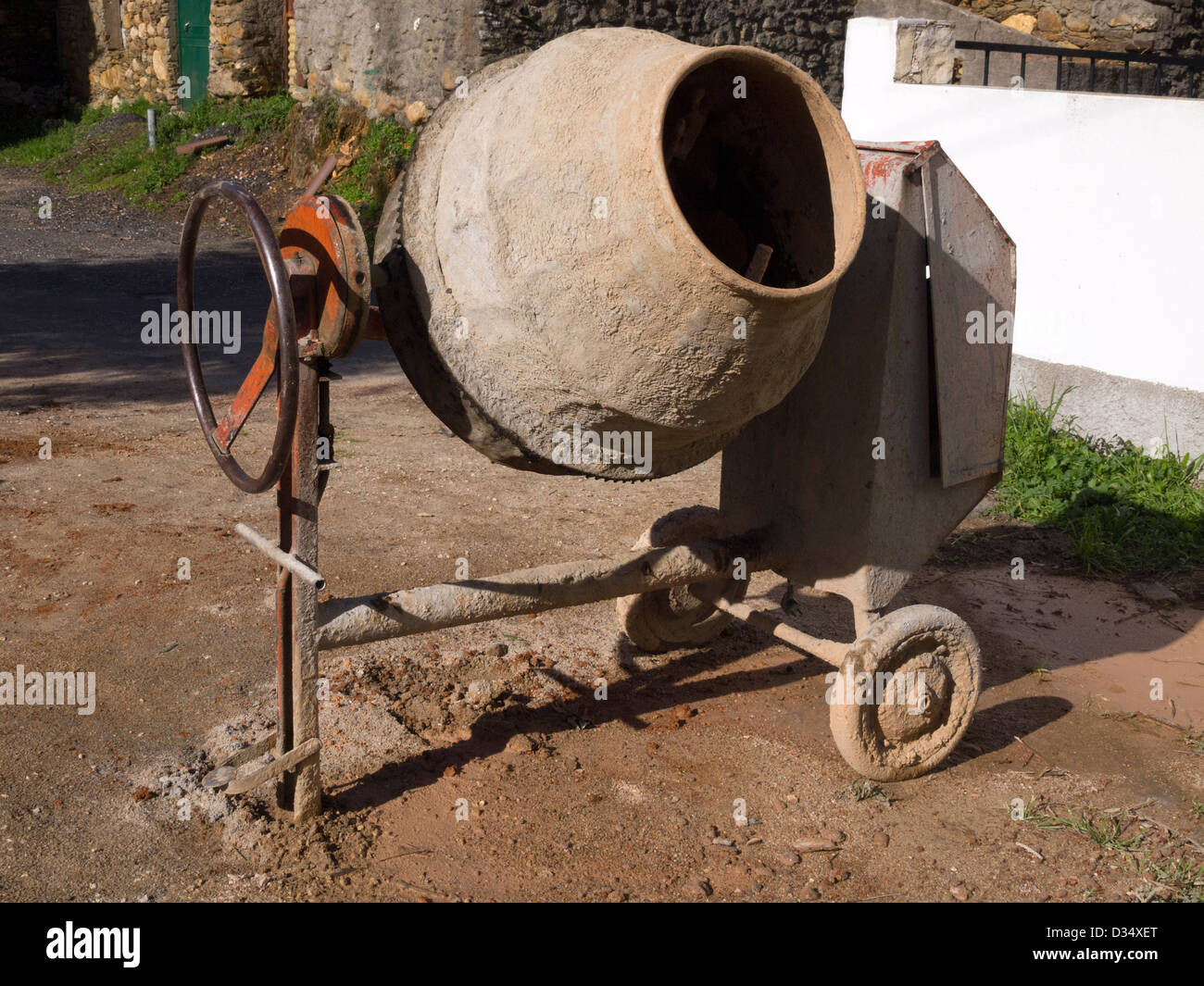 Cement mixer hires stock photography and images Alamy