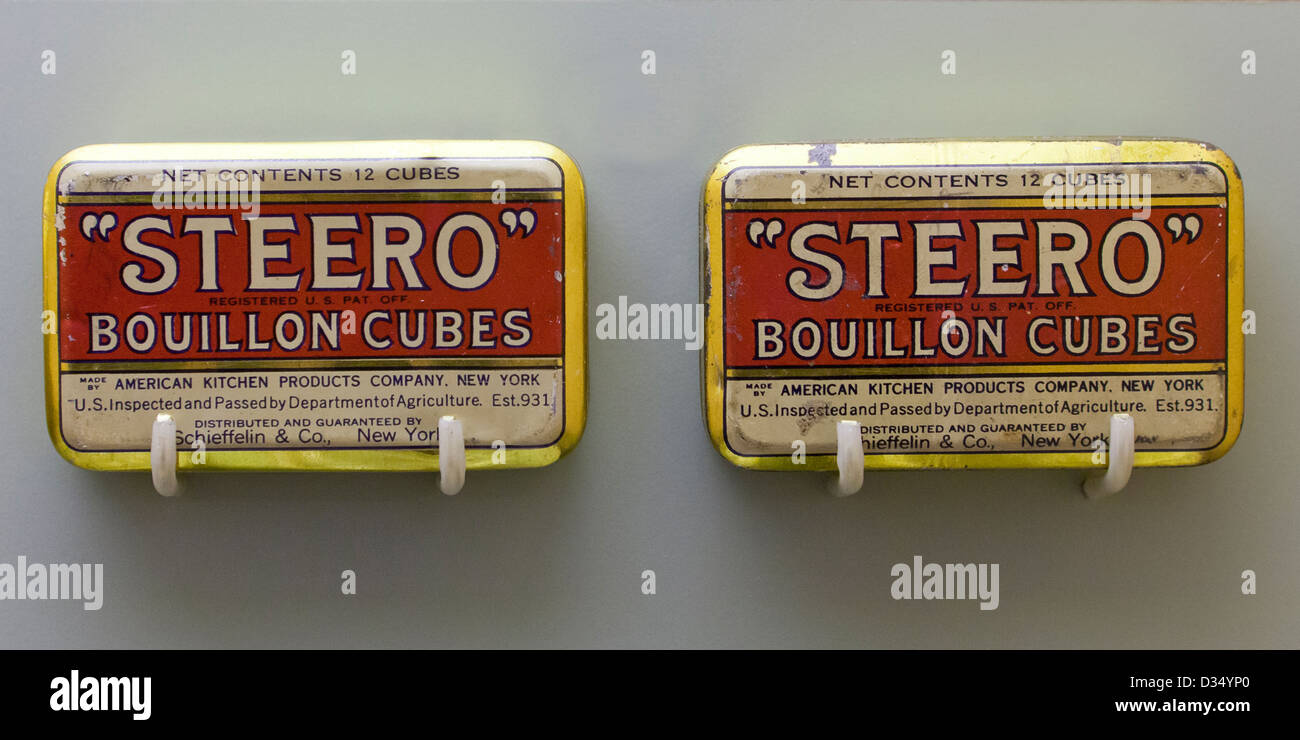 Early Steero Bouillon Cubes tin cans - circa 1911 Stock Photo