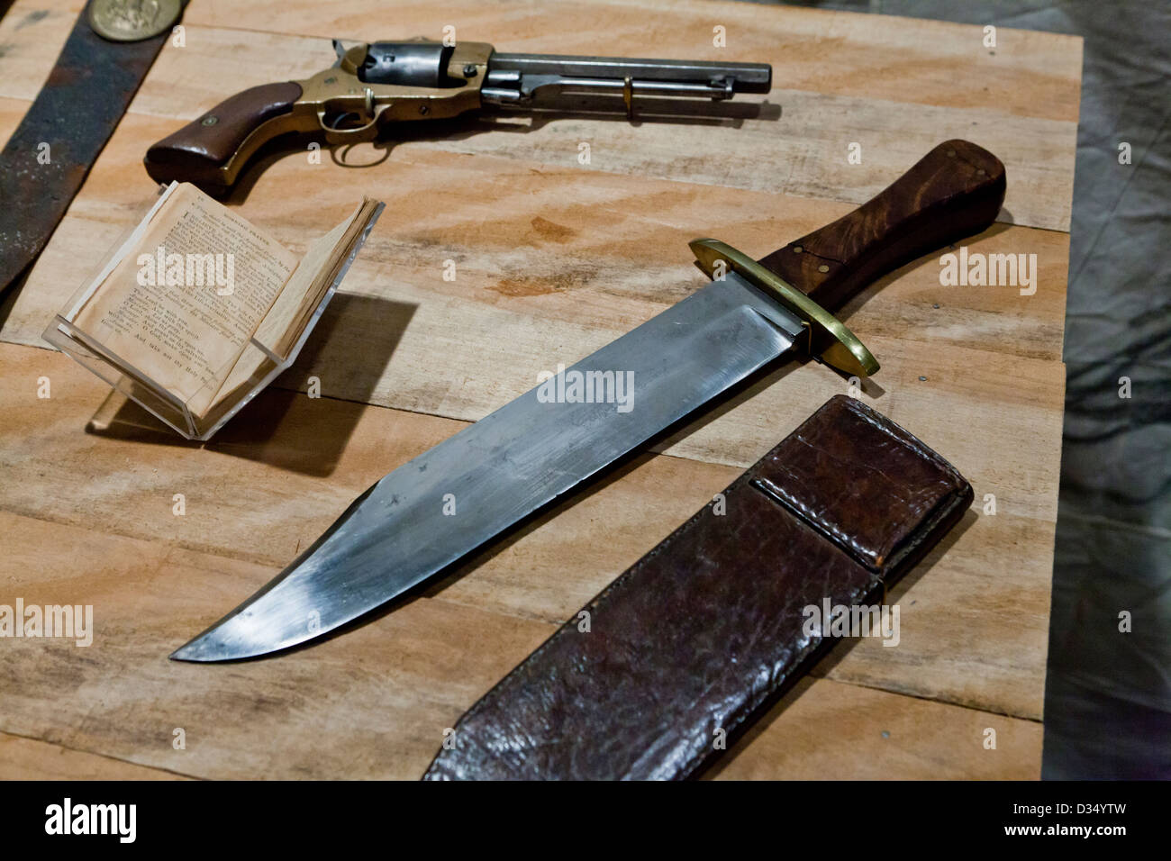 American Civil War era Confederate Bowie knife and revolver Stock Photo
