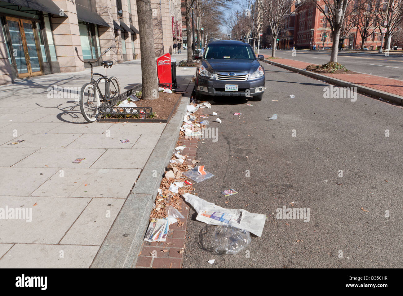 Roadside litter USA Stock Photo Alamy