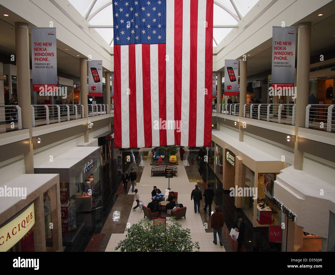 Indoor shopping mall (Walden Galleria, Buffalo, NY Stock Photo - Alamy