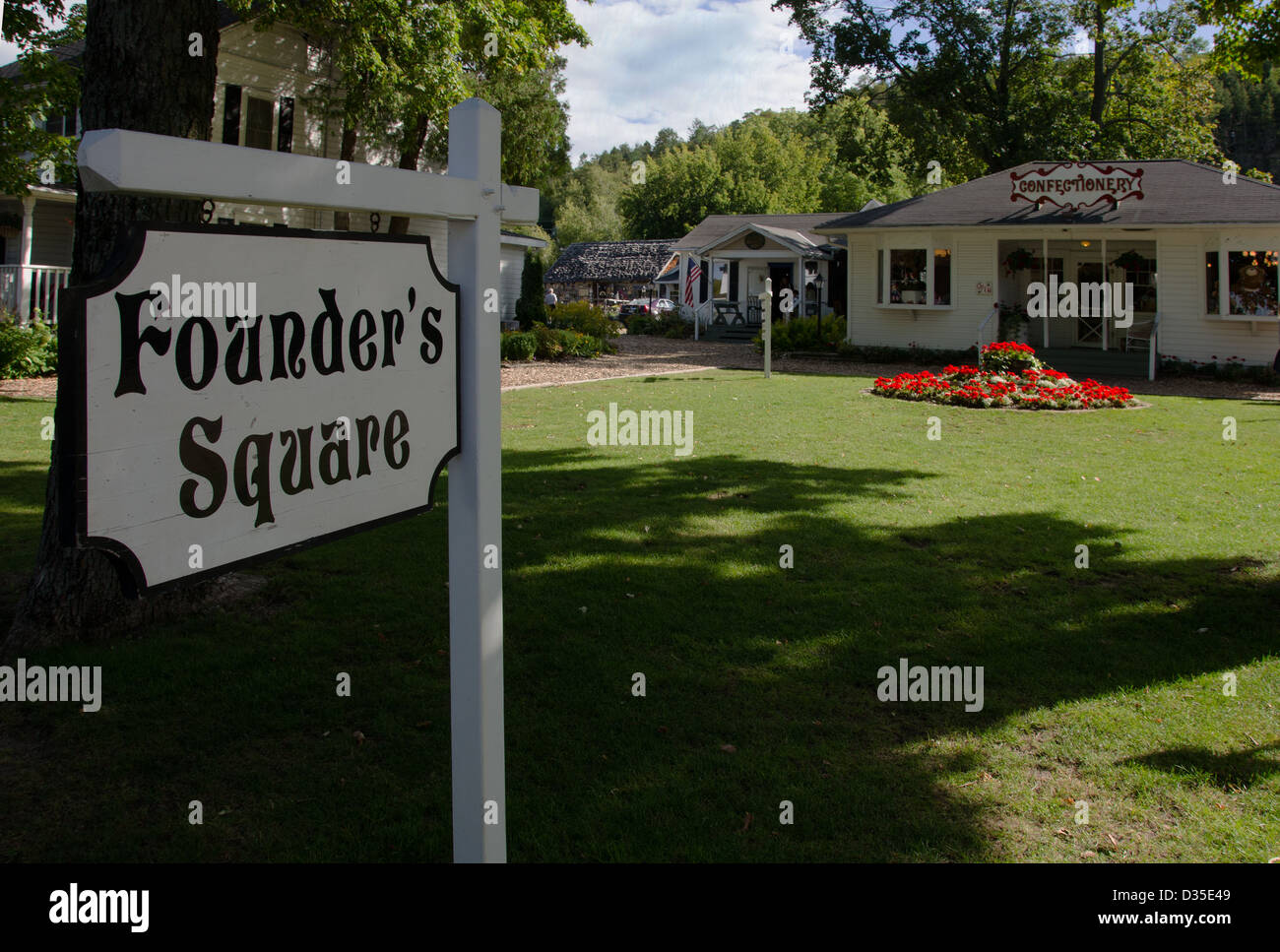 Founder S Square Is A Unique Shopping Mall In The Door County Town