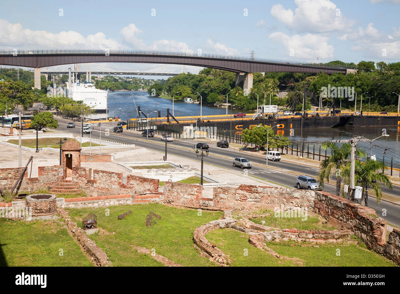 america, caribbean sea, hispaniola island, dominican republic, santo domingo town, rio ozama and ozama fortress Stock Photo