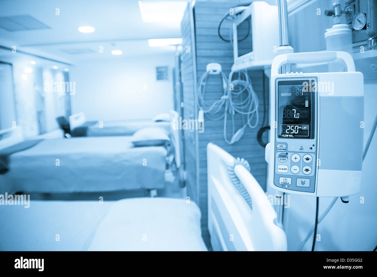 Hospital beds in corridor hi-res stock photography and images - Alamy