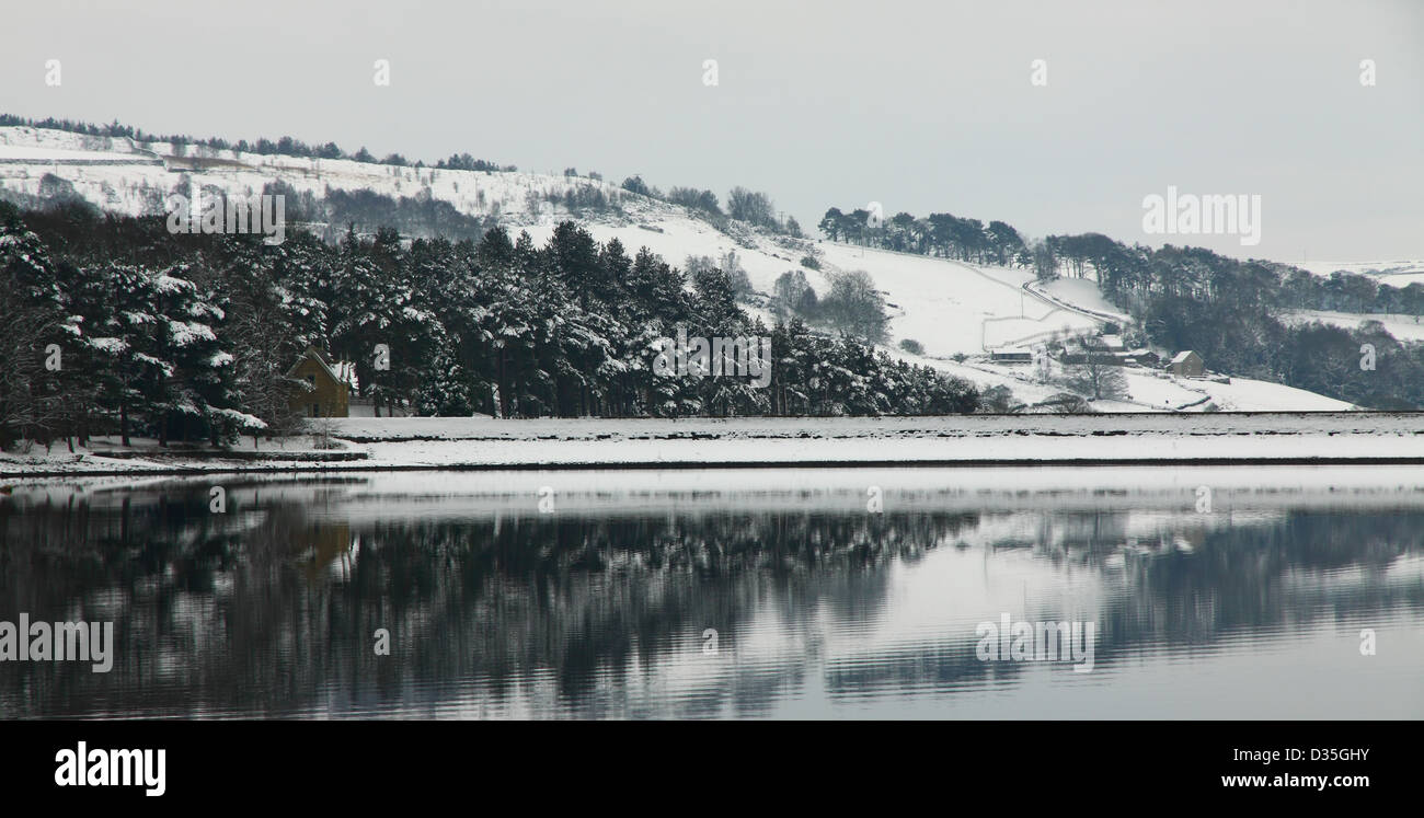 Swinsty reservoir in Winter snowscape Stock Photo