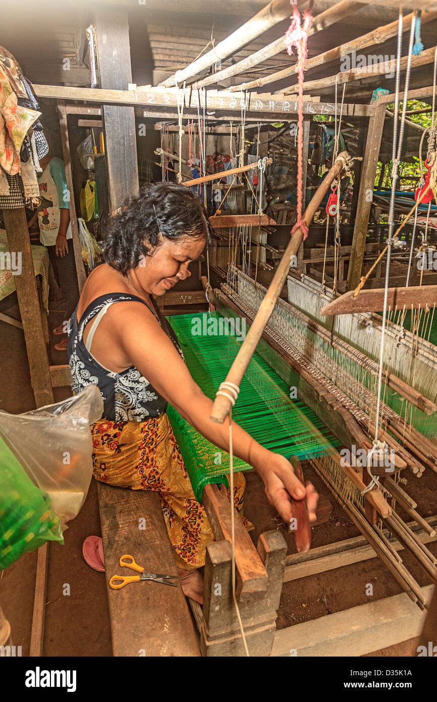 Silk weaving on Koh Dach Island, an island off central Phnom Penh, Cambodia Stock Photo