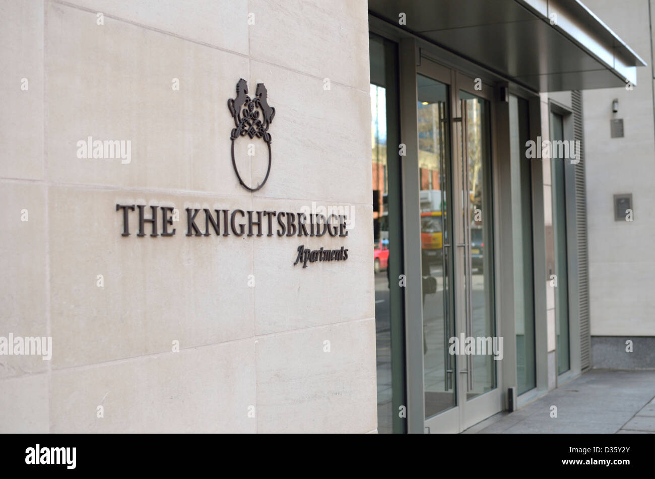 Knightsbridge apartments hi-res stock photography and images - Alamy