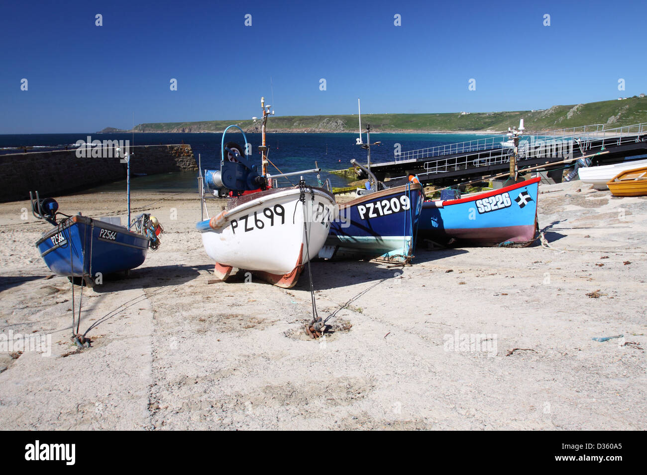 Small slipway fishing village hi res stock photography and images Alamy