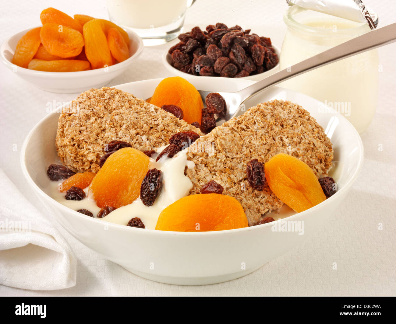 WHOLE WHEAT BREAKFAST CEREAL Stock Photo Alamy